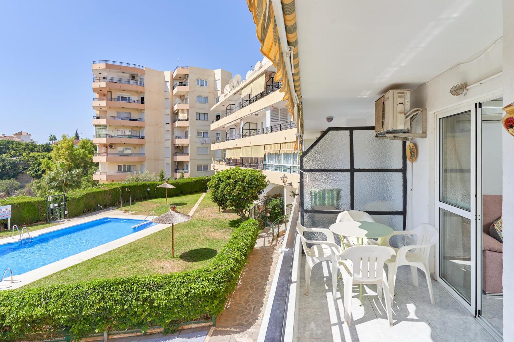 Hawaii 1St Floor Burriana, Nerja Apartment ภายนอก รูปภาพ