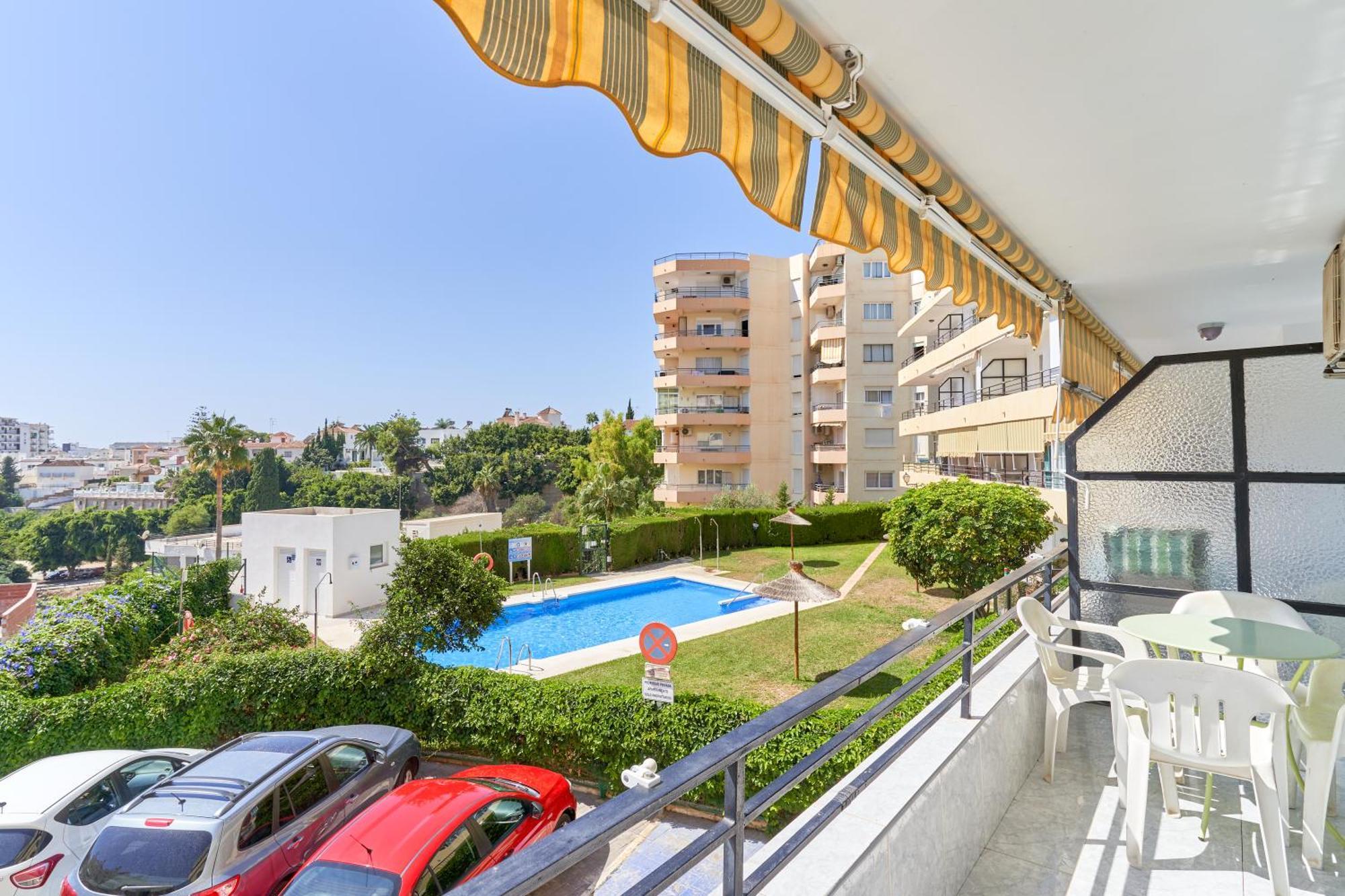 Hawaii 1St Floor Burriana, Nerja Apartment ภายนอก รูปภาพ
