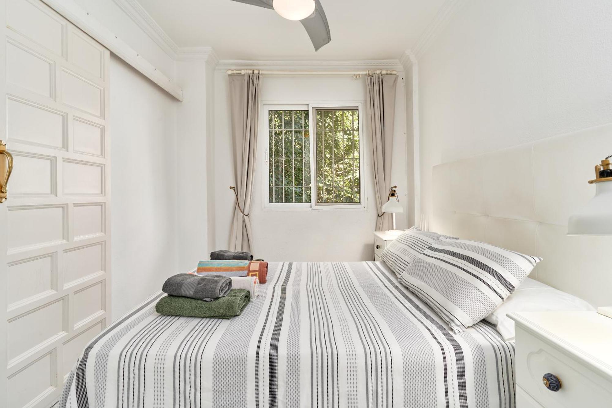 Hawaii 1St Floor Burriana, Nerja Apartment ภายนอก รูปภาพ
