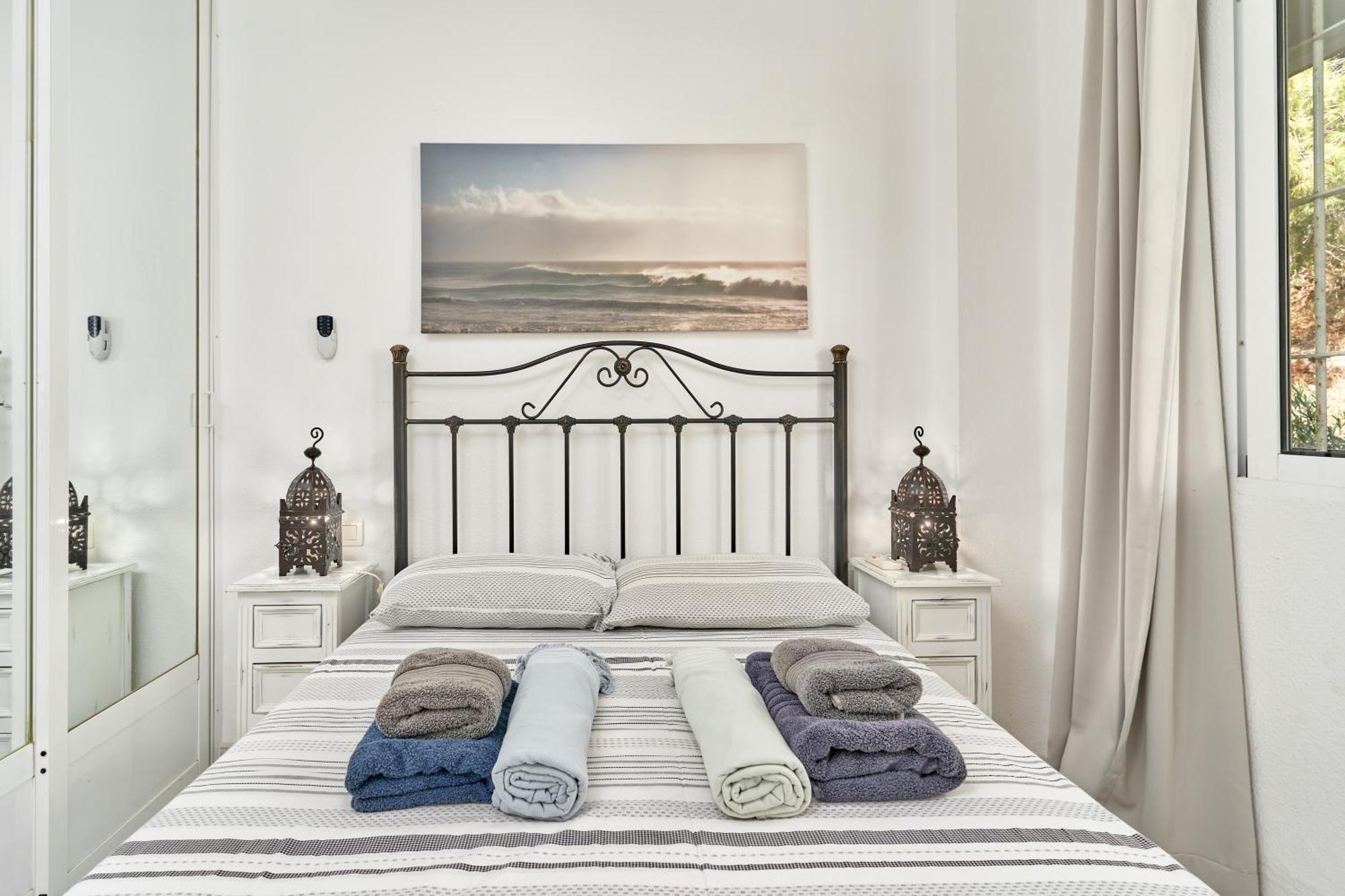 Hawaii 1St Floor Burriana, Nerja Apartment ภายนอก รูปภาพ