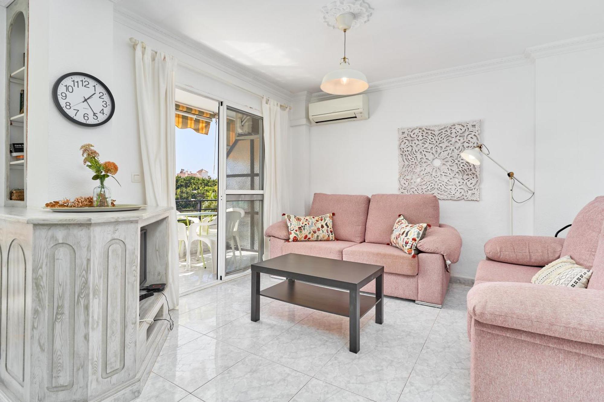 Hawaii 1St Floor Burriana, Nerja Apartment ภายนอก รูปภาพ