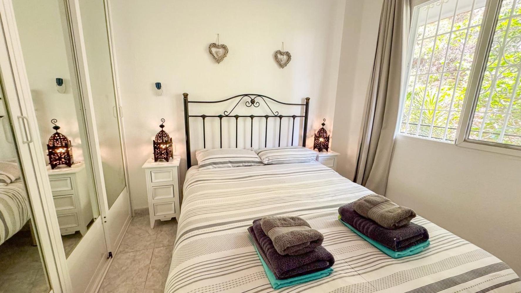 Hawaii 1St Floor Burriana, Nerja Apartment ภายนอก รูปภาพ