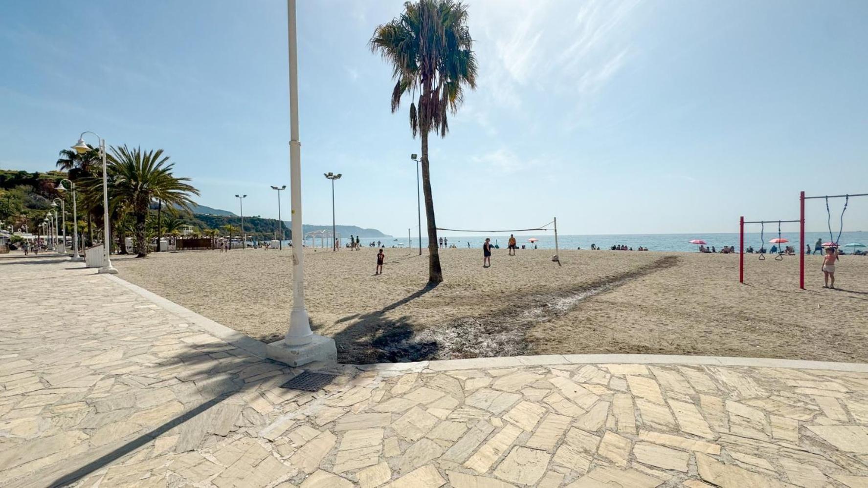 Hawaii 1St Floor Burriana, Nerja Apartment ภายนอก รูปภาพ