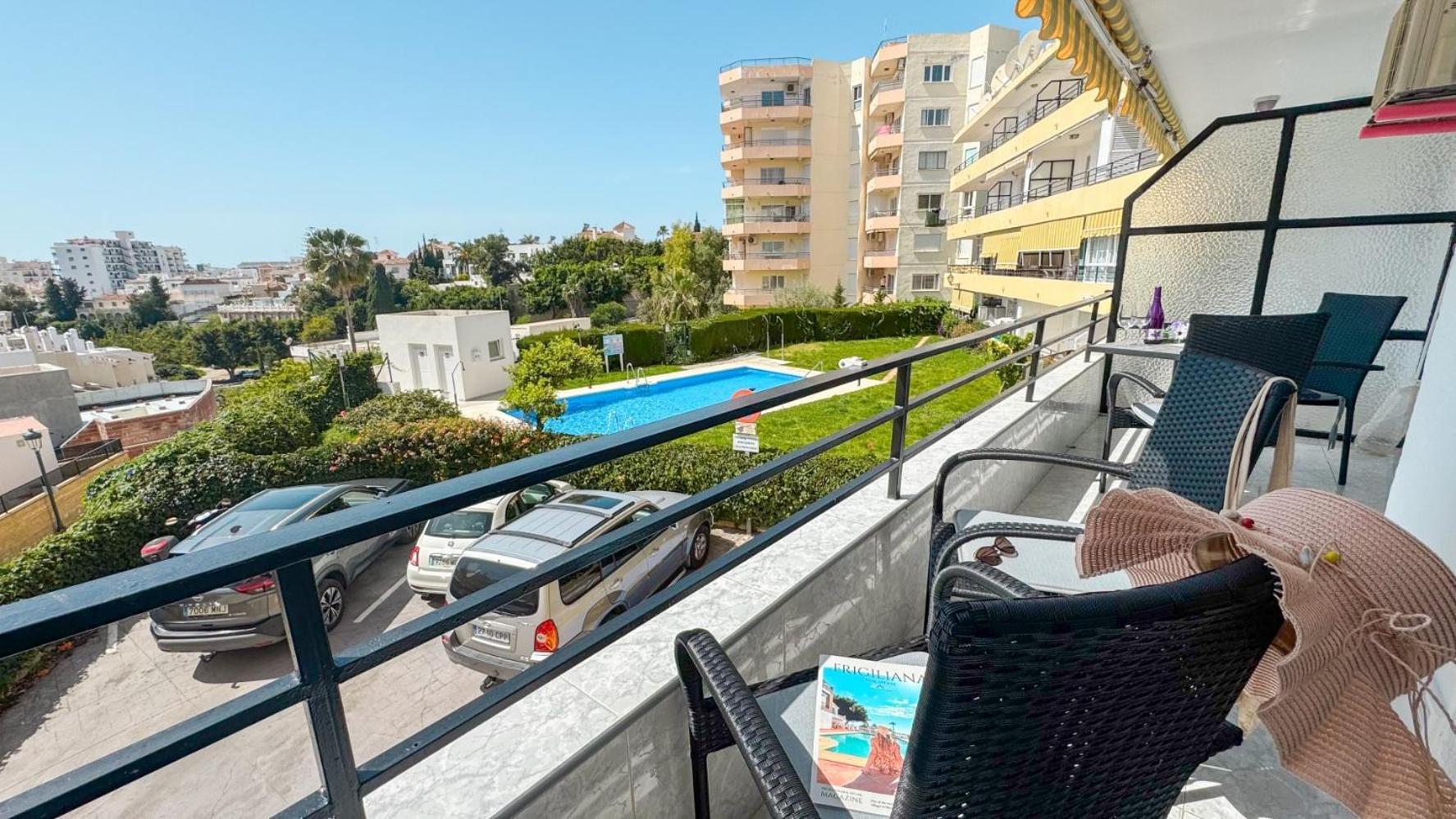 Hawaii 1St Floor Burriana, Nerja Apartment ภายนอก รูปภาพ
