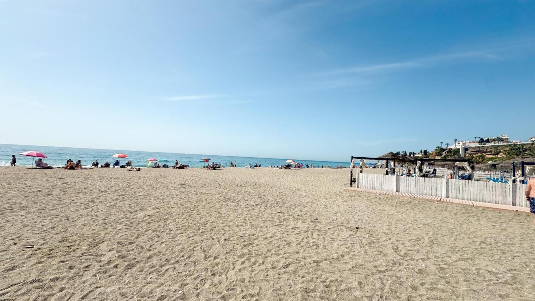 Hawaii 1St Floor Burriana, Nerja Apartment ภายนอก รูปภาพ